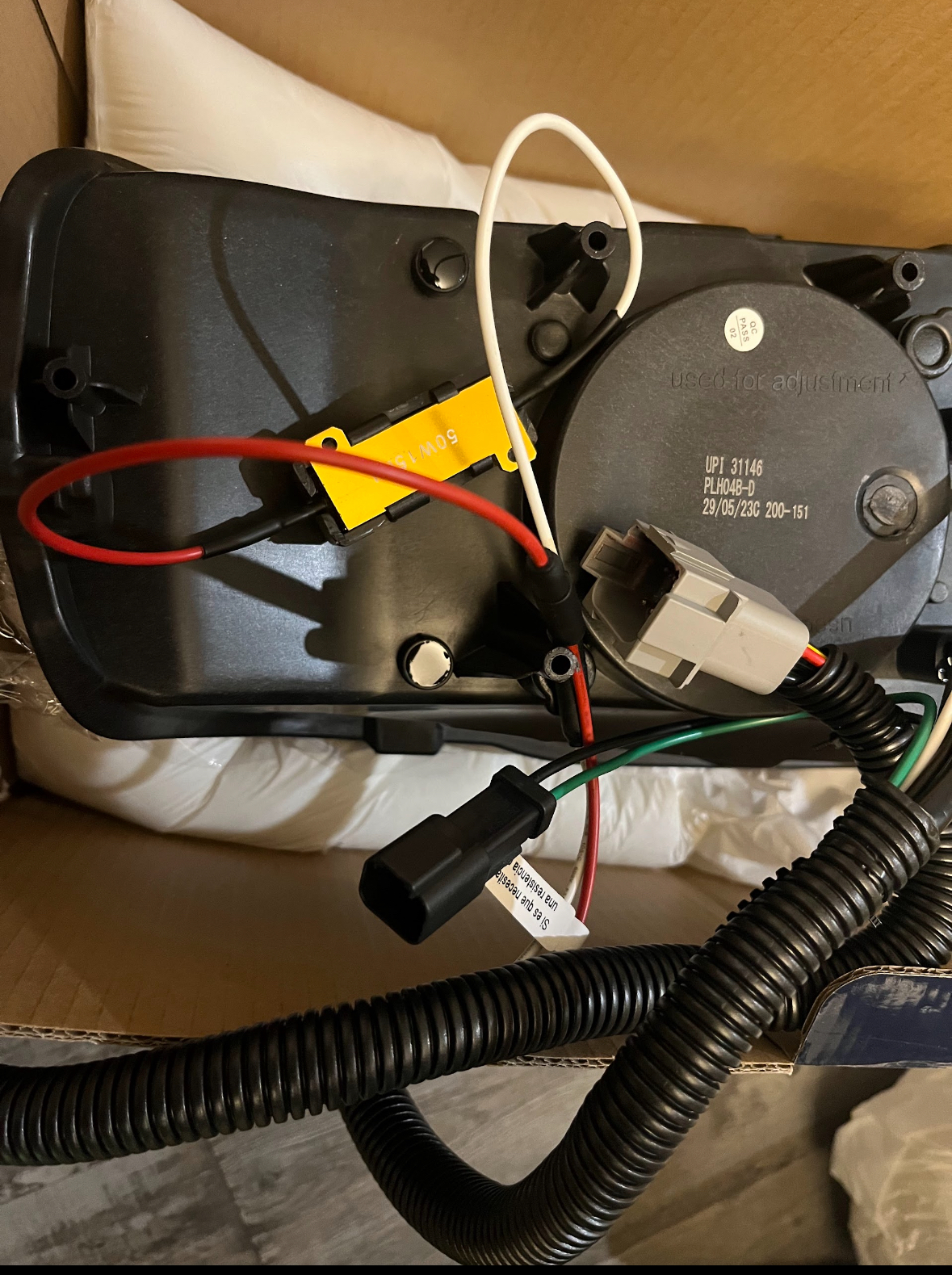 389/388 Peterbilt Head Lights - View 5